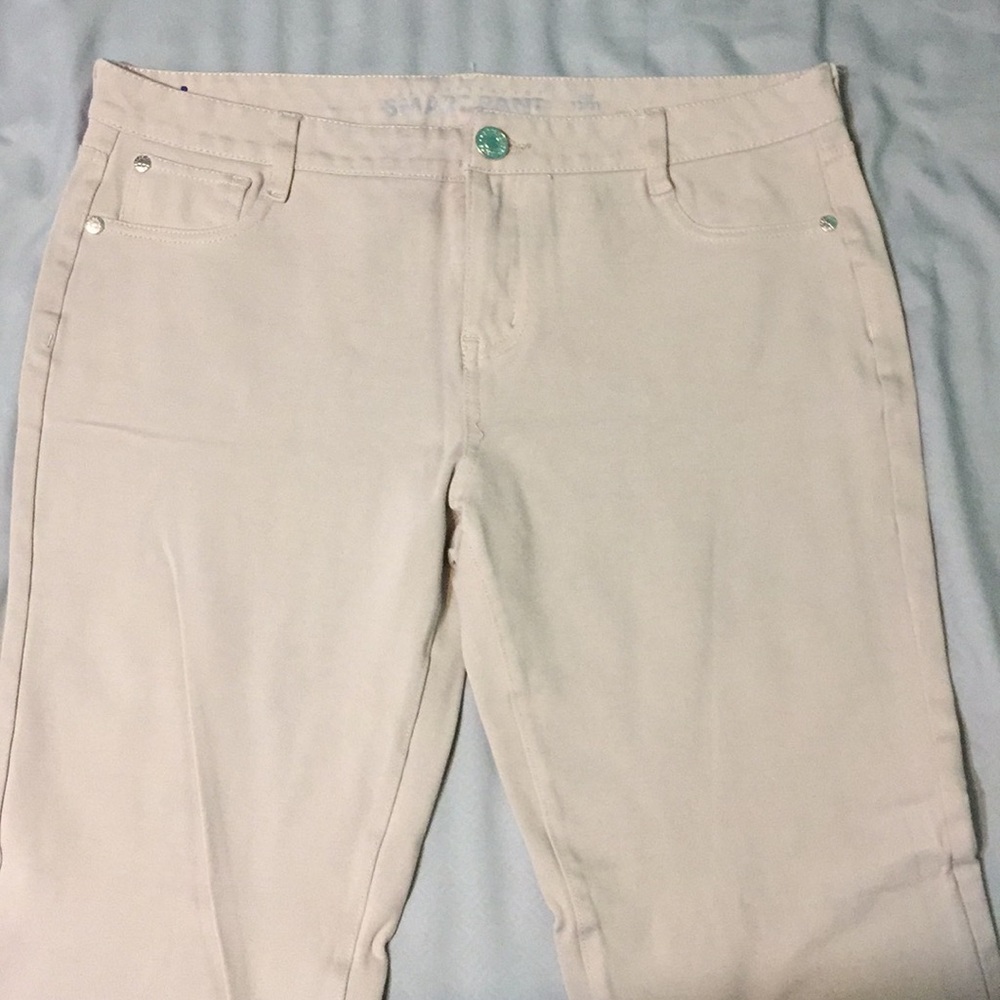 Women’s khaki pants